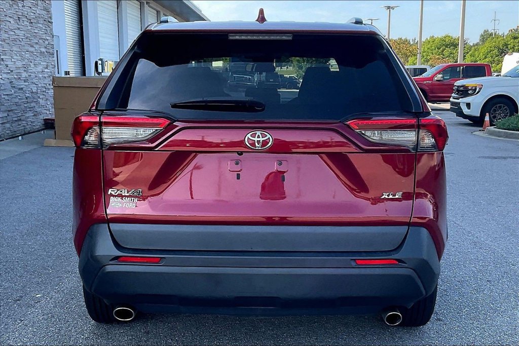 Used 2023 Toyota RAV4 XLE FWD image 5