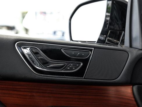 Used 2022 Lincoln Navigator Reserve AWD/4WD image 47