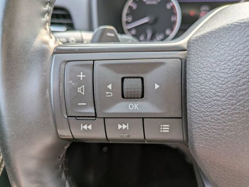 Certified 2025 Nissan Rogue SV FWD image 24