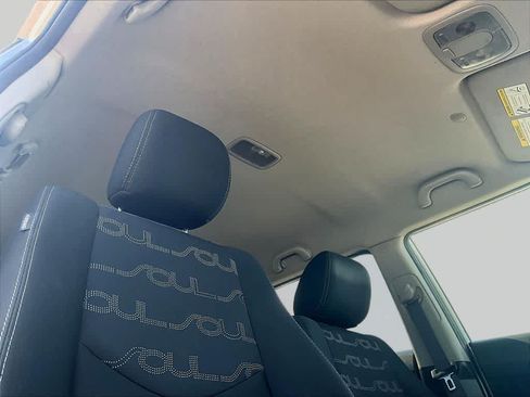 Used 2013 Kia Soul + FWD image 27