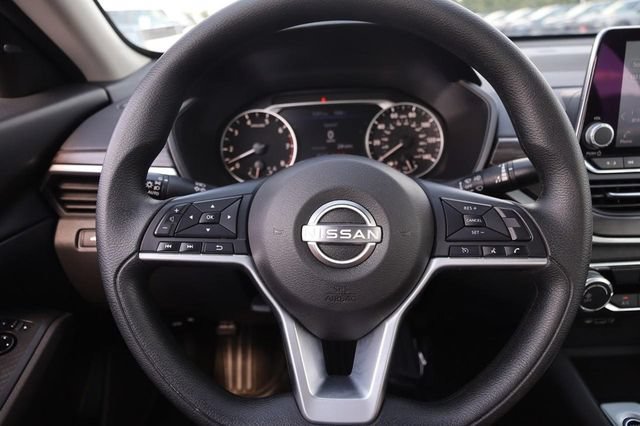 Certified 2025 Nissan Altima 2.5 SV FWD image 10