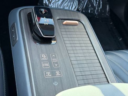 Certified 2023 Nissan Ariya AWD/4WD image 17