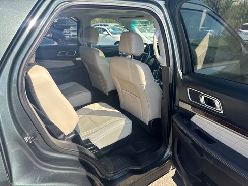 Used 2016 Ford Explorer Platinum AWD/4WD image 35