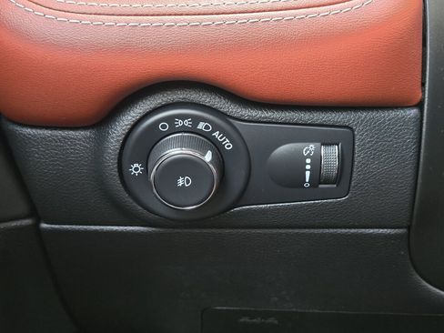 Used 2023 Dodge Durango SRT AWD/4WD image 17