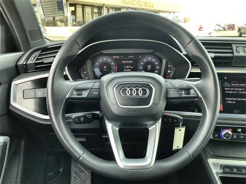 Used 2025 Audi Q3 2.0T Premium image 14