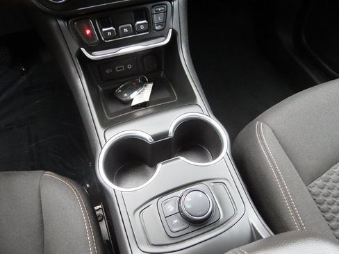 Used 2021 GMC Terrain SLE image 24