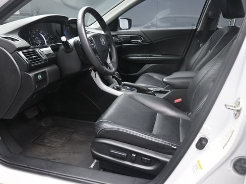 Used 2014 Honda Accord Sport image 17