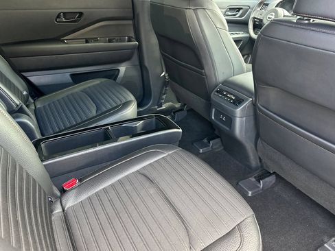 Used 2025 Nissan Pathfinder Rock Creek AWD/4WD image 18