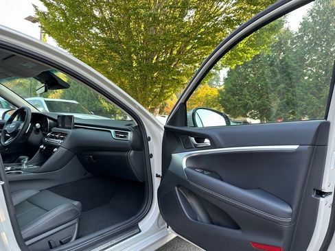 New 2026 Genesis G70 2.5T image 11