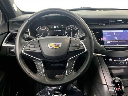 Used 2025 Cadillac XT5 Premium Luxury FWD image 5