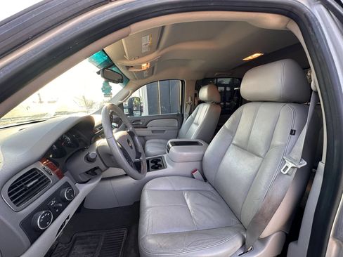 Used 2011 Chevrolet Silverado 2500 LTZ w/ LTZ Plus Package AWD/4WD image 10