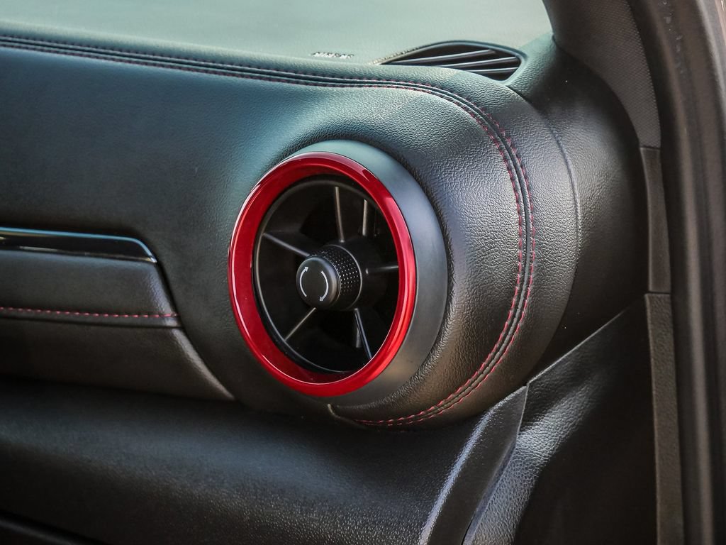Used 2025 Chevrolet Blazer RS FWD image 18