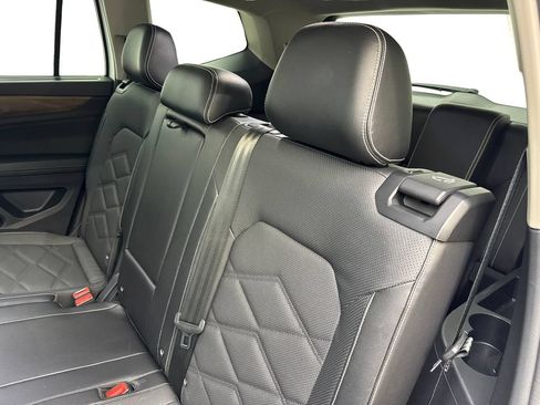 Used 2024 Volkswagen Atlas SE w/ Panoramic Sunroof Package FWD image 33
