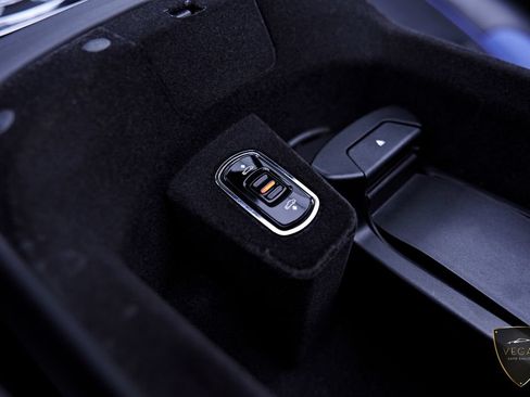 Used 2019 Rolls-Royce Dawn RWD image 81
