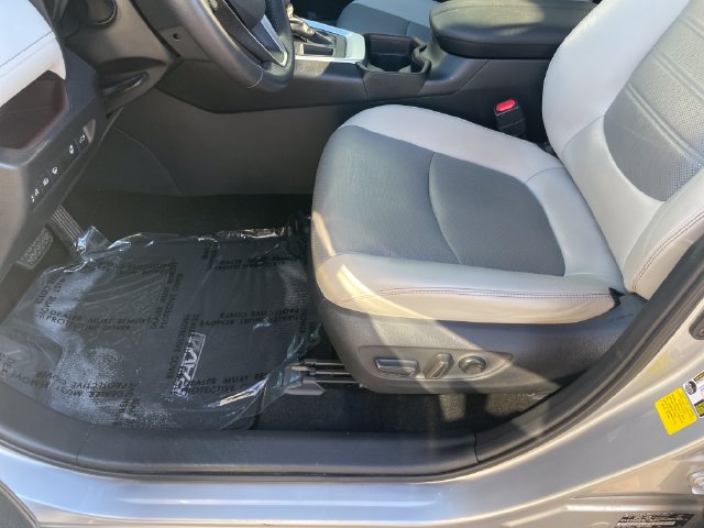 Used 2019 Toyota RAV4 Limited w/ Cold Weather Package FWD image 9