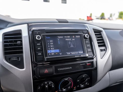 Used 2015 Toyota Tacoma 2WD Access Cab w/ SR5 Package image 28