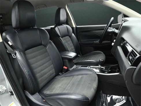 Used 2020 Mitsubishi Outlander SEL image 21