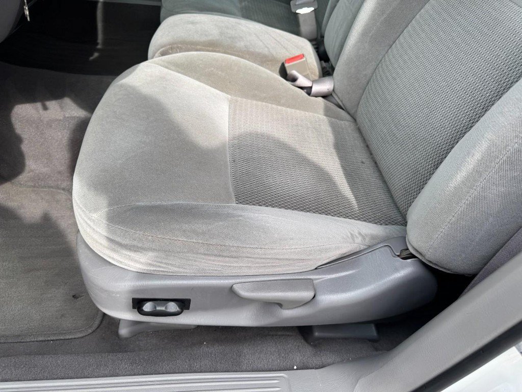 Used 2004 Ford Taurus SE FWD image 14