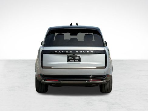 Used 2025 Land Rover Range Rover SE image 10