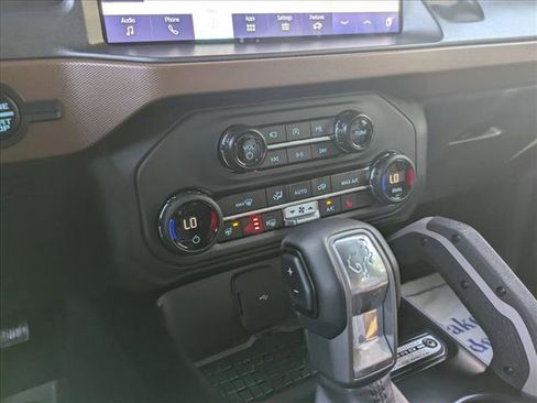New 2024 Ford Bronco Outer Banks w/ Sasquatch Package image 15
