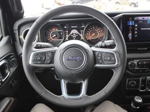 Used 2025 Jeep Wrangler Unlimited Sahara w/ Dual Top Group AWD/4WD image 12
