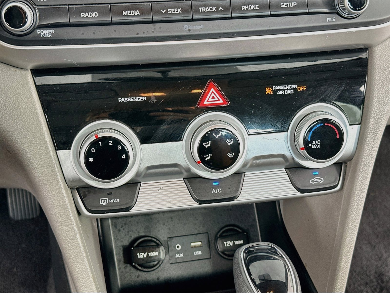 Used 2019 Hyundai Elantra SE FWD image 21