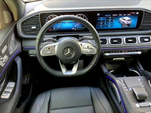 Used 2022 Mercedes-Benz GLS 450 4MATIC image 5