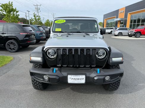 Used 2023 Jeep Wrangler Unlimited w/ Cold Weather Group AWD/4WD image 4