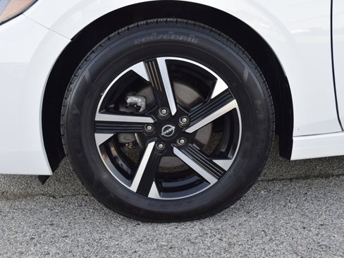 Used 2024 Nissan Sentra SV image 25