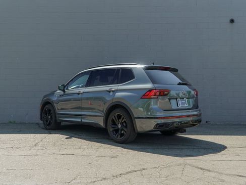 Used 2023 Volkswagen Tiguan SE R-Line FWD image 3