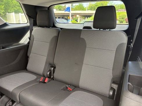 Used 2018 Chevrolet Traverse LT FWD image 19