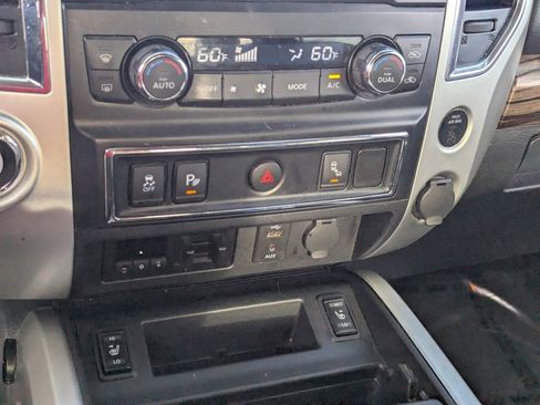 Used 2018 Nissan Titan SL w/ Chrome Package image 25