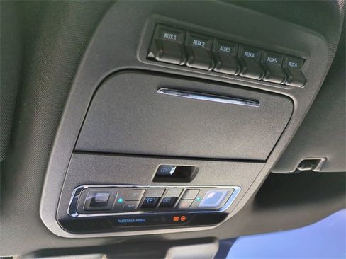 Used 2025 Ford F350 Platinum w/ FX4 Off-Road Package image 24