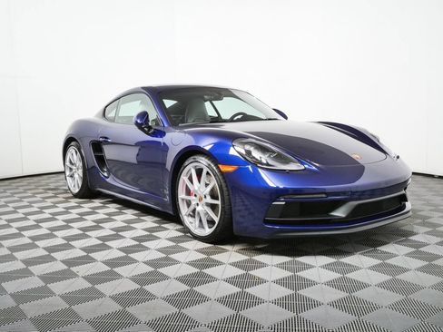 Certified 2025 Porsche 718 Cayman GTS RWD image 30