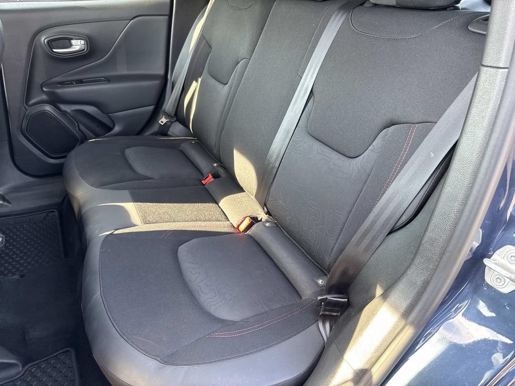 Used 2023 Jeep Renegade Trailhawk AWD/4WD image 19