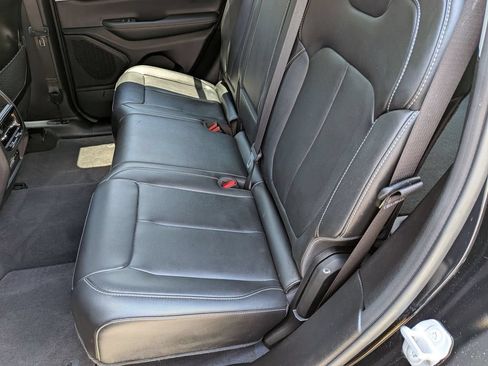 Used 2023 Jeep Grand Cherokee Limited w/ Black Appearance Package AWD/4WD image 23