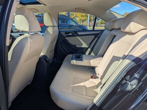 Used 2018 Volkswagen Jetta SE image 15