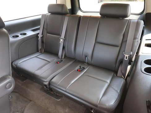 Used 2012 Chevrolet Suburban LTZ RWD image 24