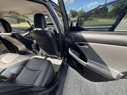 Used 2014 Toyota Prius Four FWD image 23