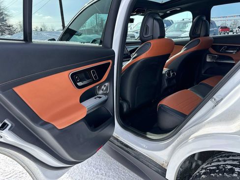 Used 2024 Mercedes-Benz GLC 300 GLC 300 image 15