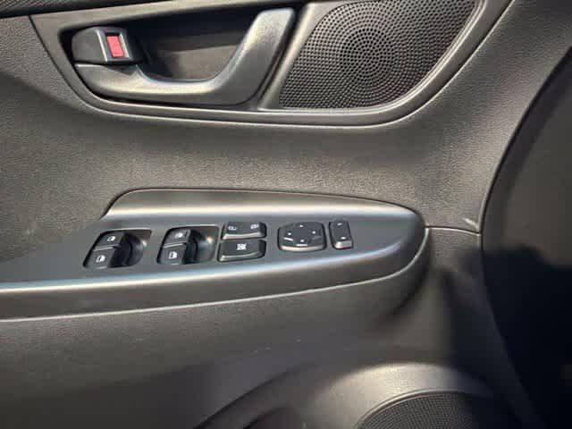 Used 2022 Hyundai Kona SEL AWD/4WD image 10