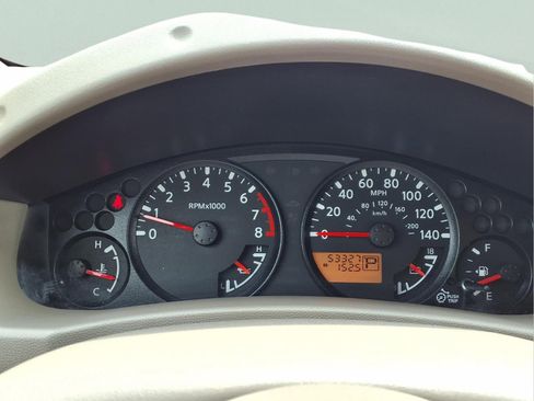 Used 2010 Nissan Frontier SE image 21