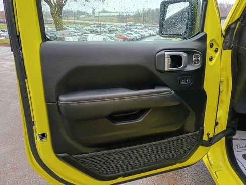 Used 2022 Jeep Wrangler Unlimited Sahara w/ Cold Weather Group image 10