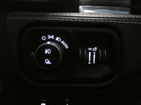 Used 2022 RAM 1500 Limited AWD/4WD image 23
