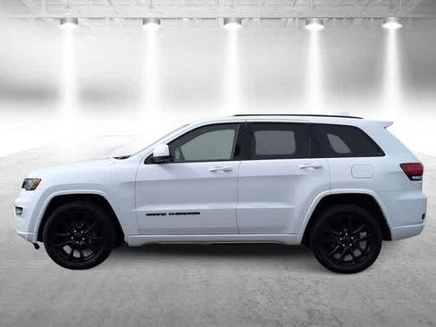 Used 2019 Jeep Grand Cherokee Altitude AWD/4WD image 5