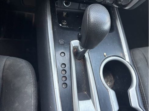 Used 2020 Nissan Pathfinder S image 21