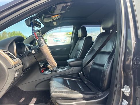 Used 2017 Jeep Grand Cherokee Limited AWD/4WD image 3