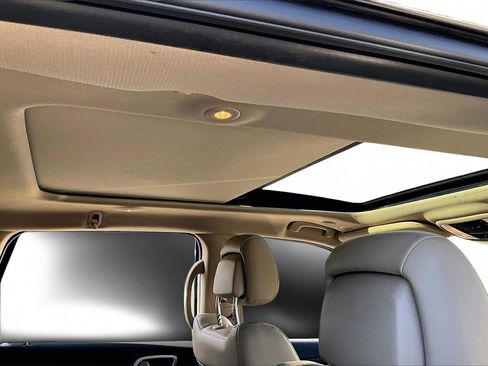 Used 2022 Jeep Grand Cherokee Limited w/ Trailer Tow Group IV image 16