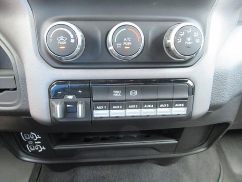 Used 2022 RAM 3500 SLT w/ Quick Order Package 2YG SLT AWD/4WD image 31