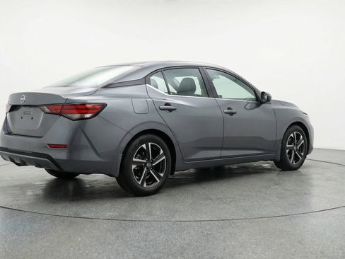Used 2025 Nissan Sentra SV FWD image 9